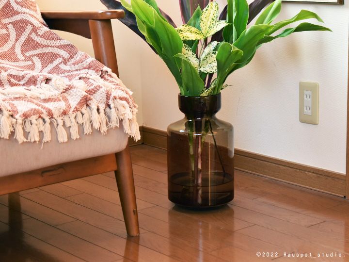 爽快感のあるバブルがガラスに閉じ込められたナチュラルテイストの花瓶｜バブルフラワーベース