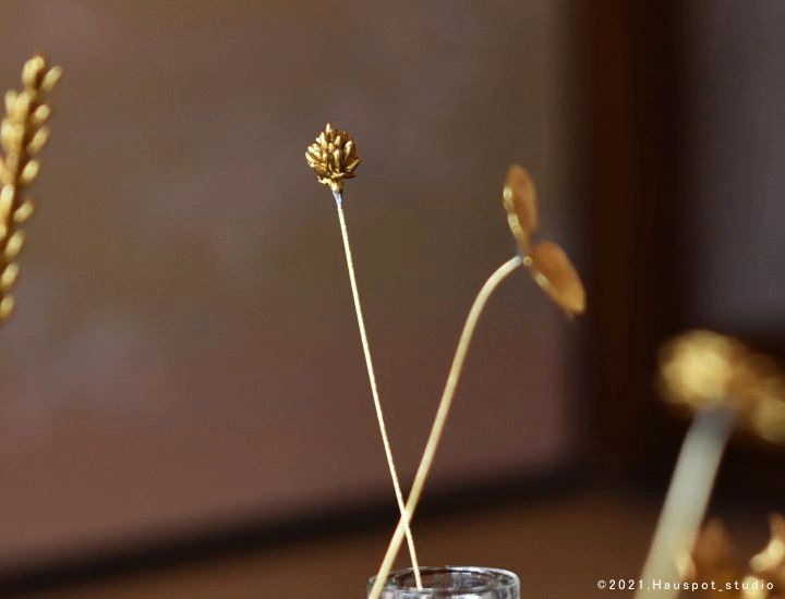 真鍮素材を用いて日本の職人が作り上げた本物のような真鍮花と小花瓶のセット｜Brass Flower 真鍮の花