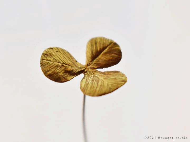 真鍮素材を用いて日本の職人が作り上げた本物のような真鍮花と小花瓶のセット｜Brass Flower 真鍮の花