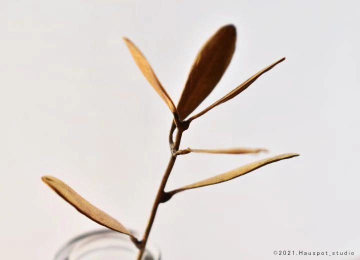 真鍮素材を用いて日本の職人が作り上げた本物のような真鍮花と小花瓶のセット｜Brass Flower 真鍮の花