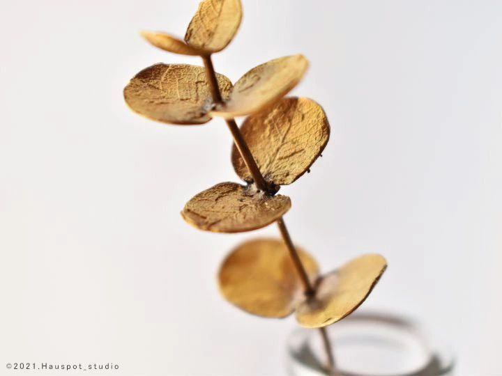 真鍮素材を用いて日本の職人が作り上げた本物のような真鍮花と小花瓶のセット｜Brass Flower 真鍮の花