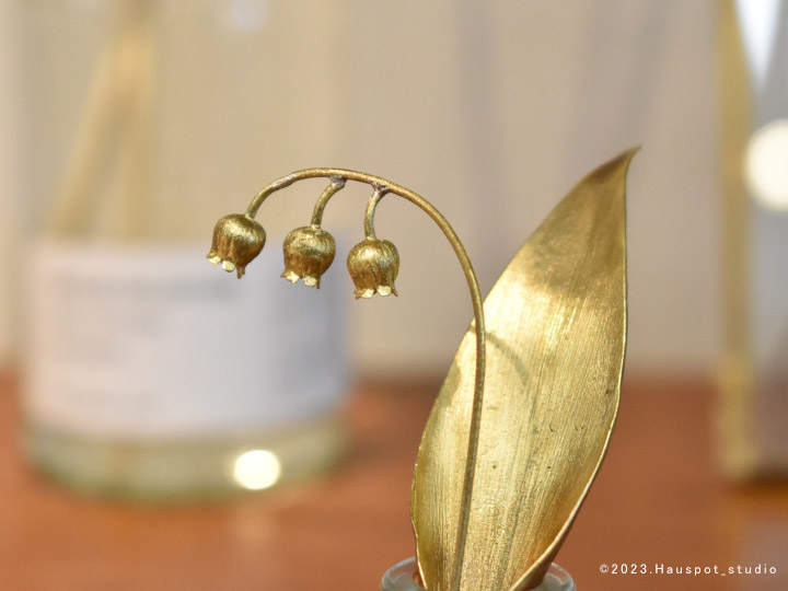 真鍮素材を用いて日本の職人が作り上げた本物のような真鍮花と小花瓶のセット｜Brass Flower 真鍮の花