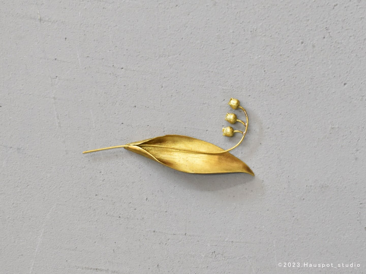 真鍮素材を用いて日本の職人が作り上げた本物のような真鍮花と小花瓶のセット｜Brass Flower 真鍮の花