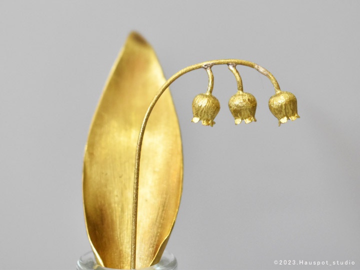 真鍮素材を用いて日本の職人が作り上げた本物のような真鍮花と小花瓶のセット｜Brass Flower 真鍮の花