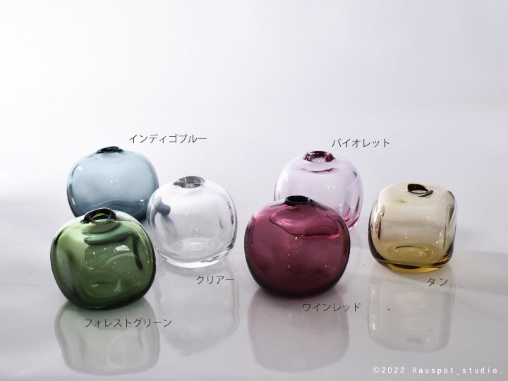 ぽってりとした個性的なフォルムと6色のカラーリングを楽しめる一輪挿し｜sghr mini vase