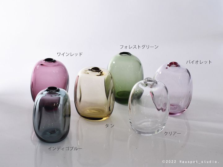 ぽってりとした個性的なフォルムと6色のカラーリングを楽しめる一輪挿し｜sghr mini vase