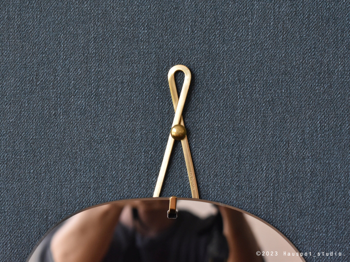 取り付け簡単なスタイリッシュな真鍮ウォールミラー｜ブラスウォールミラー