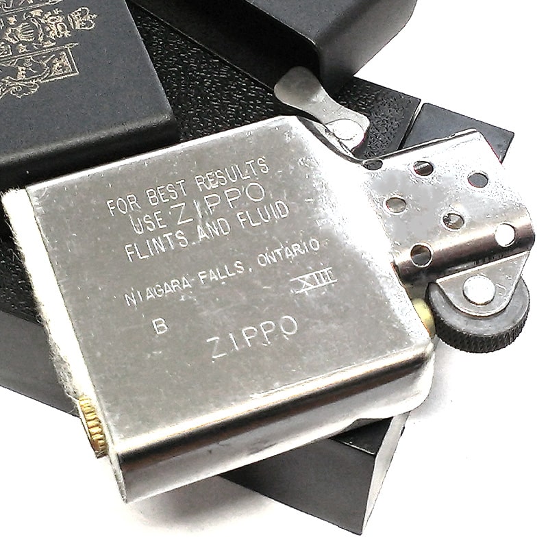 ZIPPOライター 1995年製 カナダ製 国章 オンタリオ製 ライオン ユニコーン 廃盤 マットブラック レア ジッポ 絶版 珍しい 黒 ビンテージ