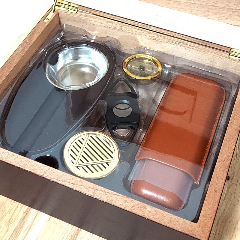 【希少・美品】KATANA シガーカッター ゴールド 木製台座・ケース・箱付き ヒュミドール 豪華5点セット 葉巻 DIPLMT 加湿器 湿度計 シガーケース