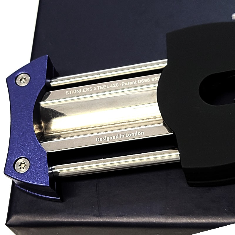 葉巻用 シガーカッター コリブリ V刃カッター Colibri ブラック×ブルー