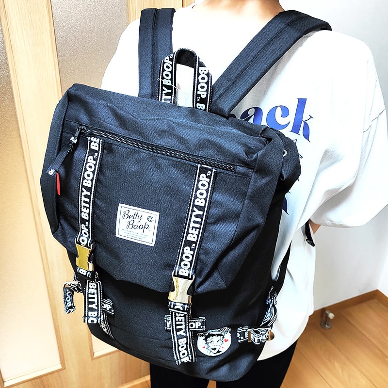 [美品]希少！BETTY BOOP ベティ・ブープ リュック/ショルダーバッグ BETTY BOOP リュックサック ベティ・ブープ バックパック ピンク