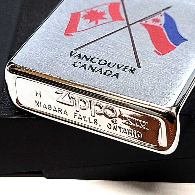 ZIPPO（ジッポー） ライター 絶版 レア 1998年製 ジッポ 国旗 カナダ製