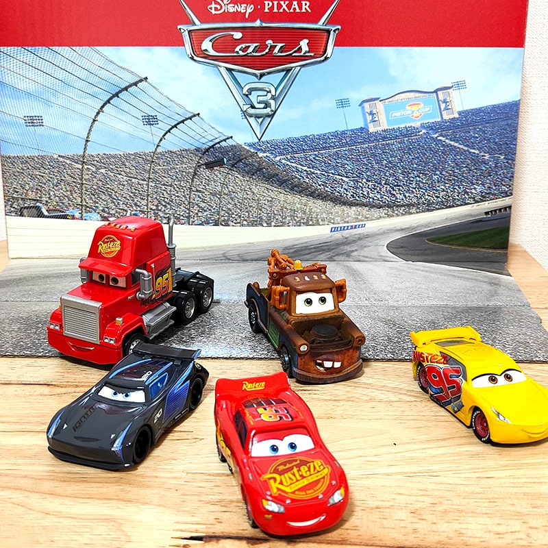 カーズ　5台セット ダイキャスト新品 カーズ 5台セット ダイキャスト新品 カーズ フィギュア