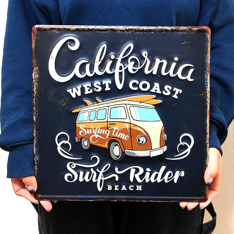 アメリカン レトロ ブリキ看板 サーフワゴン レトロ 車 エンボス