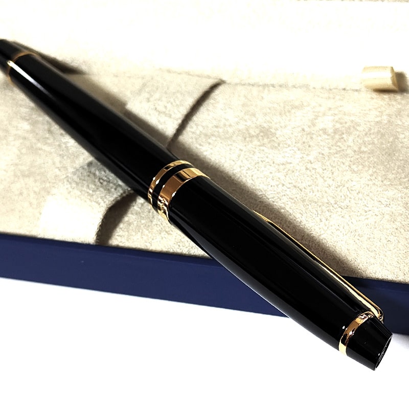 Waterman 万年筆 ゴールド （ケース付き） Waterman 万年筆 ゴールド （ケース付き）