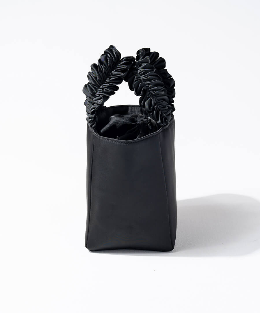 【美品】ヘイニ　トートバッグ　黒　フリル　S HAYNI - 【美品】ヘイニ トートバッグ 黒 フリル Sの通販 by