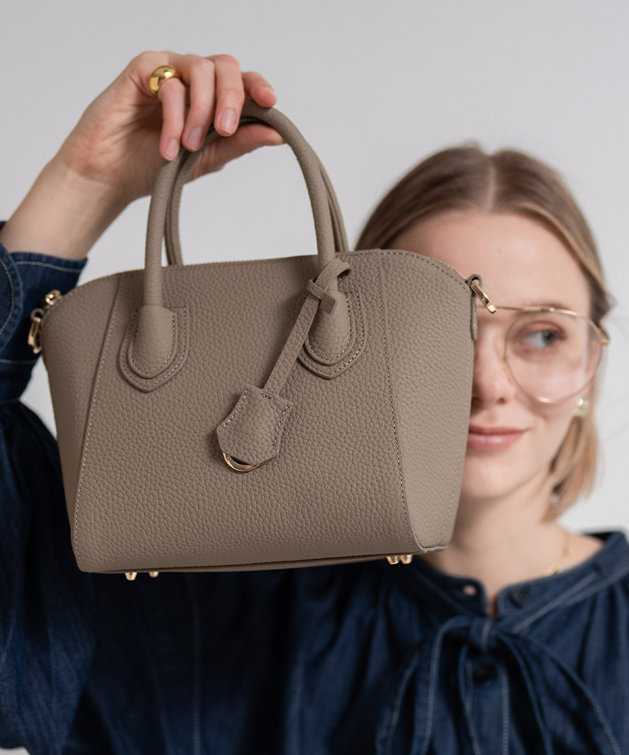 HAYNI（ヘイニ） 爆買 シリーズ売上累計25,000個突破 本革 ショルダー