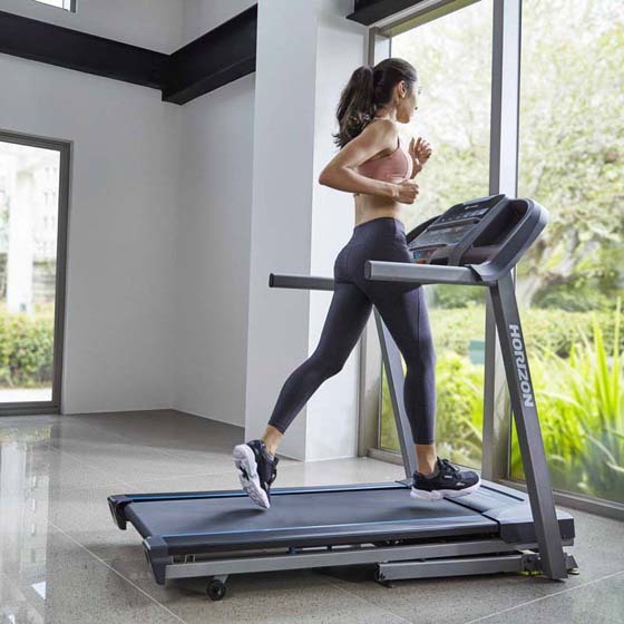 ご自宅で手軽にウォーキングからランニングまでできるマシン、運動不足や健康維持に最適。