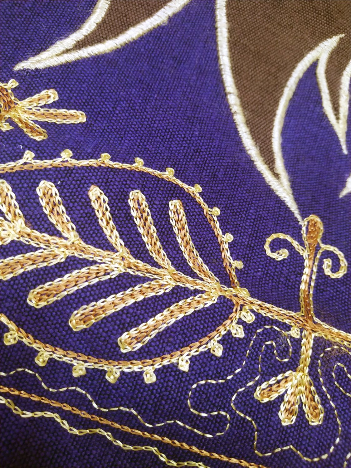 ネパールの目刺繍サコッシュバッグ ネパール 炎と植物刺繍 ショルダーラマバッグ アジアン エキゾチック