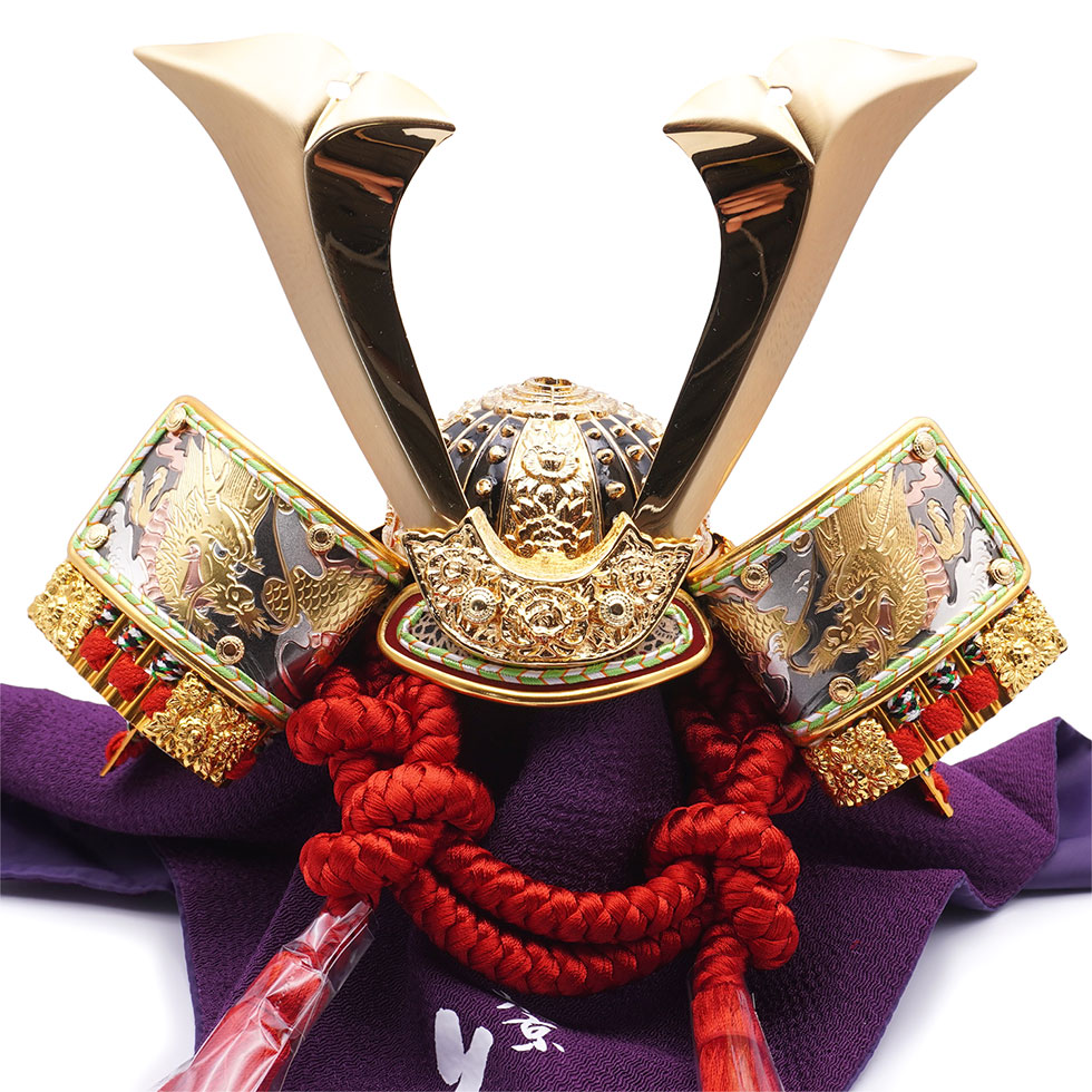 久月兜飾り　白三曲徳川兜 久月 久月作 8号 正絹赤中白縅彫金兜 白銀夜桜二曲屏風平飾りセット 五