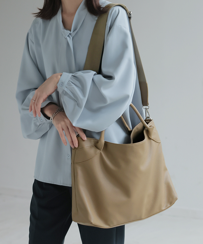 HUG.U（ハグユー） バッグ 2way ショルダー ハンド 大容量 レディース