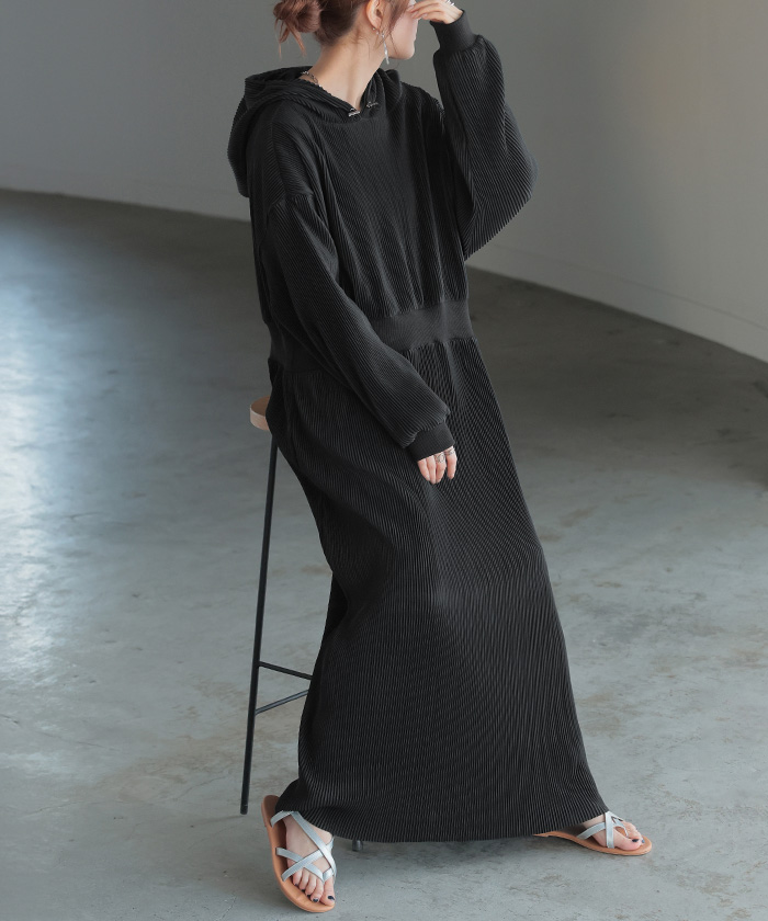 新品未使用✨プリーツロングワンピース　パリ16区　ブラック　M HUG.U（ハグユー） ワンピース プリーツ 切れる レディース ワンピ