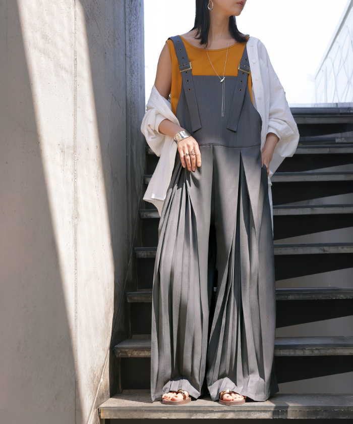 サロペット プリーツ ワイド レディース サロペ パンツ ロング ロングパンツ ノースリーブ シワになりにくい オーバー オーバーオール レイヤード | HUG.U | 01