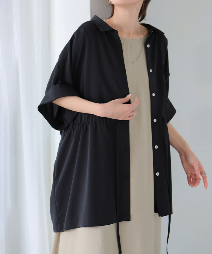 ブラウス ウエストドロー レディース トップス ロング シャツ チュニック ドルマン しわになりにくい 半袖 五分袖 羽織 ライトアウター 軽い サテン きれいめ | HUG.U | 03