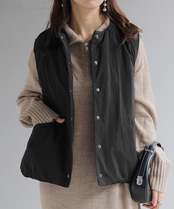 ベスト 軽量 中綿 レディース トップス レイヤード 重ね着 防寒 薄い 無地 ノースリーブ ジレ アウター インナーダウン ダウン シワになりにくい クルーネック | HUG.U | 03