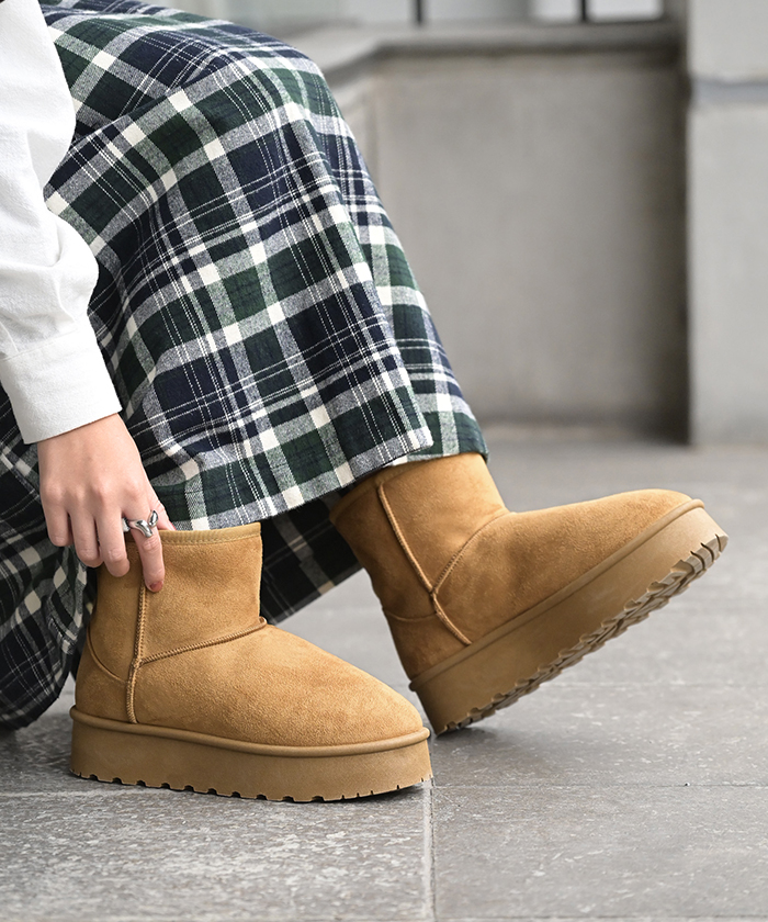 ブーツ ムートン 風 ショート丈 23.0cm 24.5cm 厚底 レディース 靴 撥水 ムートンブーツ 厚底ブーツ シューズ あったか スウェード カジュアル くつ | HUG.U | 01