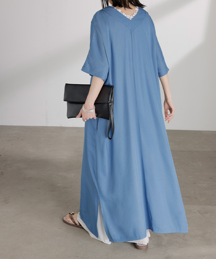 ワンピース ロング レディース ロングワンピース マキシ丈 半袖 Vネック キーネック 薄手 軽い 軽量 デニム風 スリット ポケット 落ち感 とろみ Aライン 重ね着 | HUG.U | 02