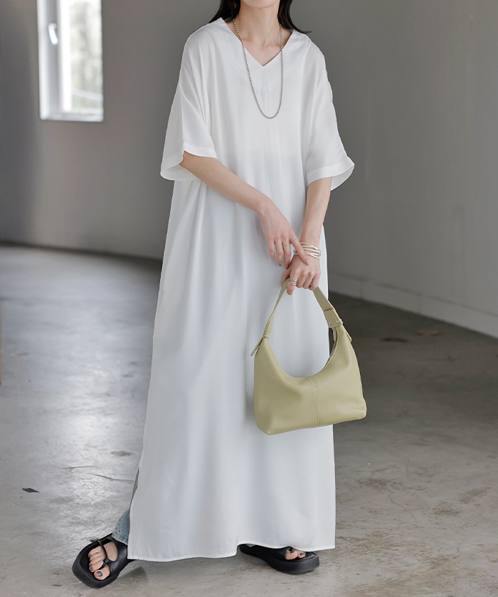 ワンピース ロング レディース ロングワンピース マキシ丈 半袖 Vネック キーネック 薄手 軽い 軽量 デニム風 スリット ポケット 落ち感 とろみ Aライン 重ね着 | HUG.U | 01