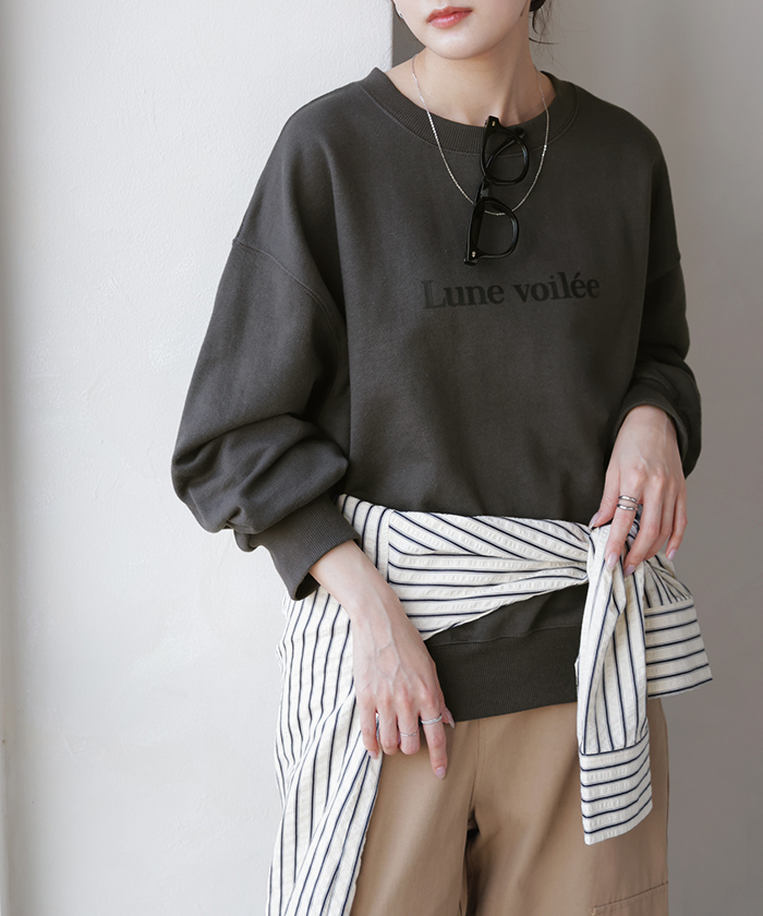 スウェット ロゴ ロゴスウェット レディース トレーナー トップス 長袖 クルーネック ジャスト丈 シリコンプリント プルオーバー 立体ロゴ 裏毛 軽い ぽわん袖 | HUG.U | 03