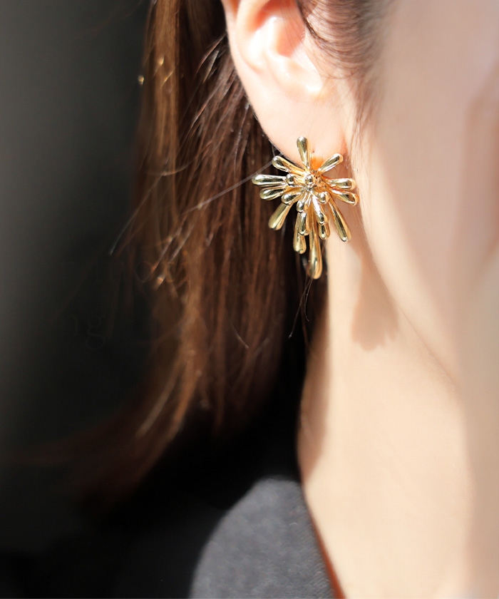 ピアス サージカルステンレス 花 モチーフ レディース アクセサリー アクセ 金アレ 水濡れ フラワー ニュアンス 錆びにくい イージーケア 変色しにくい 金属 | HUG.U | 02