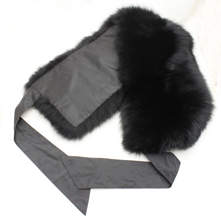 極美品☆フェラガモ　ファーマフラー ガンチーニチャーム　フォックス　ティペット黒 極美品☆フェラガモファーマフラー ガンチーニチャームフォックスティ