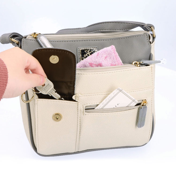 ユリ・コジマ 多機能 ショルダーバッグ 4283 斜め掛け 鞄 レディース