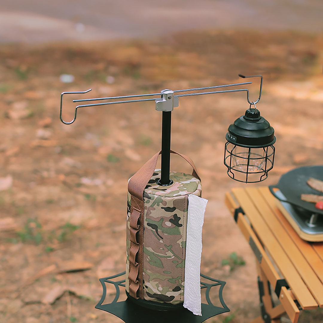 キッチンペーパーホルダー アウトドアキッチンペーパーホルダー 2WAY 吊るせる 壁掛け 収納 携帯 迷彩 インテリア キャンプ 取っ手