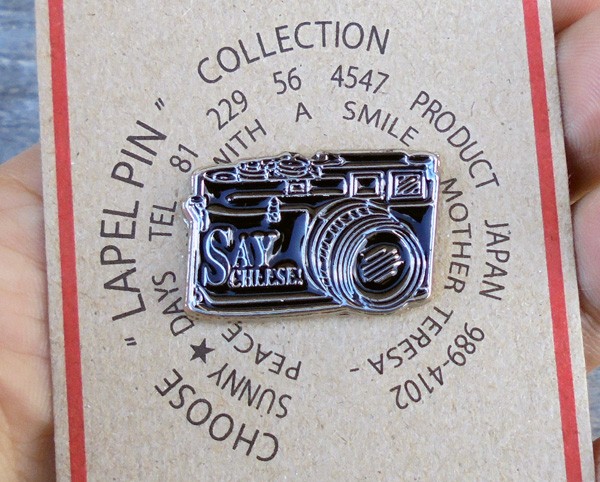 レターパックプラス対応 ラベルピン トラック カメラ 星条旗 U.S.フラッグ ネコ リンゴ りんご ポテト PINS ピンバッヂ ピンバッジ ピンズ バタフライクラッチ |  | 02