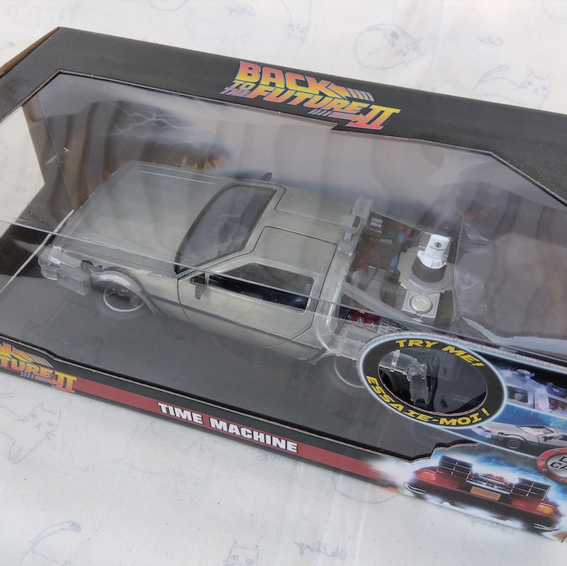 JADA 1/24 バック・トゥ・ザ・フューチャー 2 デロリアン ミニカー LED