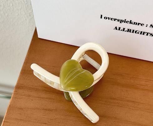 ヘアクリップ つやつやハートミドルサイズバンスクリップ 送料無料