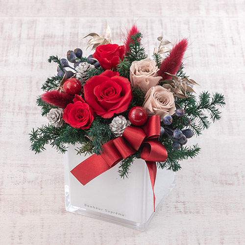 クリスマスキャンドルフラワーアレンジ♡ベルベットローズのフラワーアレンジメント クリスマスキャンドルフラワーアレンジ♡ベルベットローズの