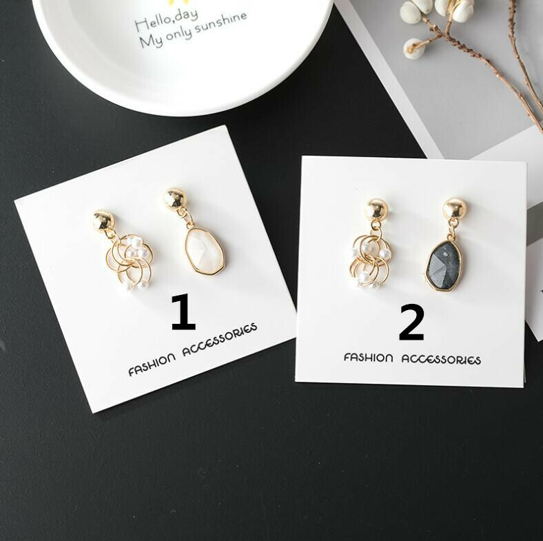 ピアス 5連リングフェイクジュエリーアシンメトリーピアス : ひだまり