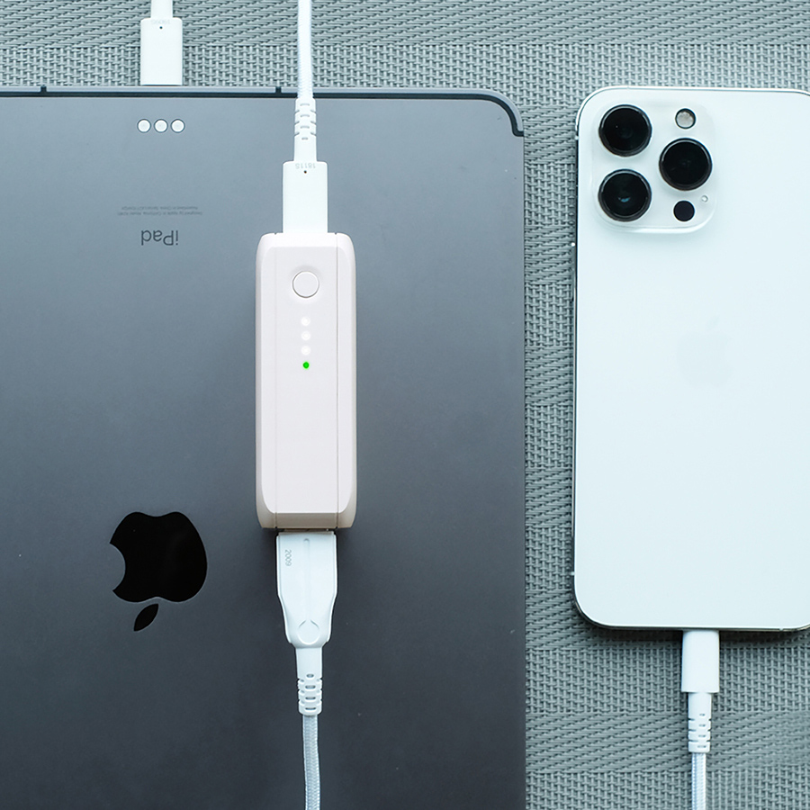 ドコモ純正 ポケットチャージャー06M 10000mAh ホワイト モバイル
