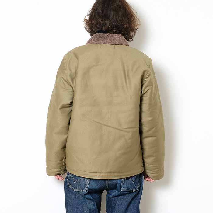 美品　ウエアハウス　ダウンジャケット M カーキ カーキ色のダウンジャケットメーカーサイズは2です。