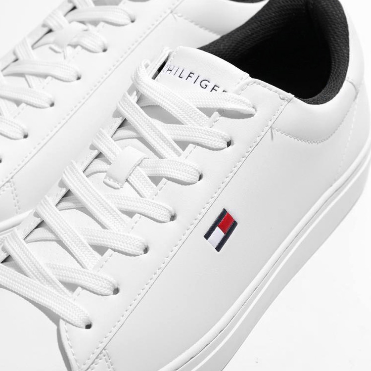 TOMMY HILFIGER（トミー・ヒルフィガー） レザースニーカー ローカット