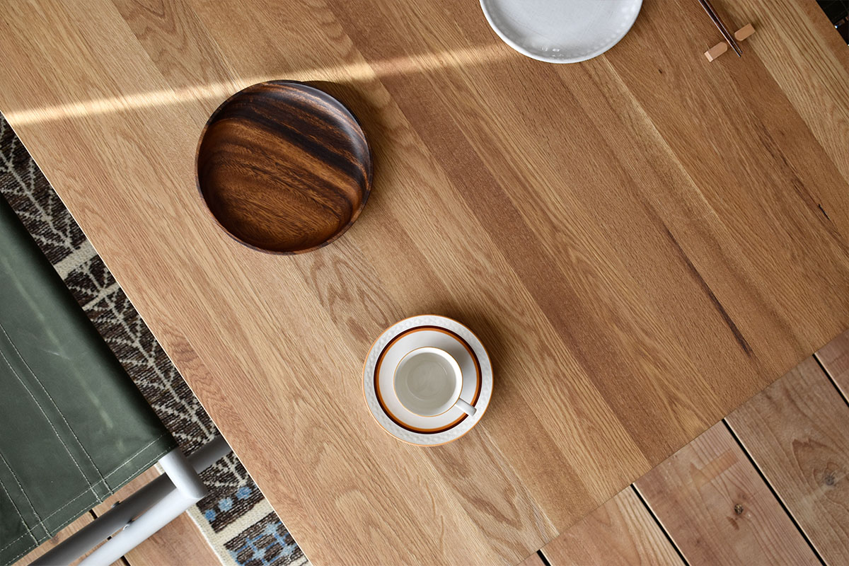 Deerleg 【天板 オーク無垢材】ホワイト アイアン脚 ダイニング