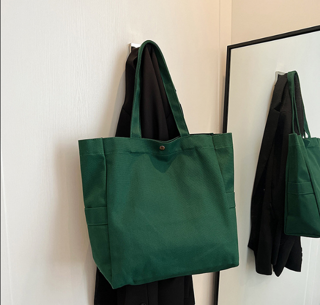 トートバッグ レディース キャンバス 大容量 軽量 帆布 大きめ a4 無地 肩掛け 通勤 通学 マザーズバッグ 旅行 スナップ留め |  | 06