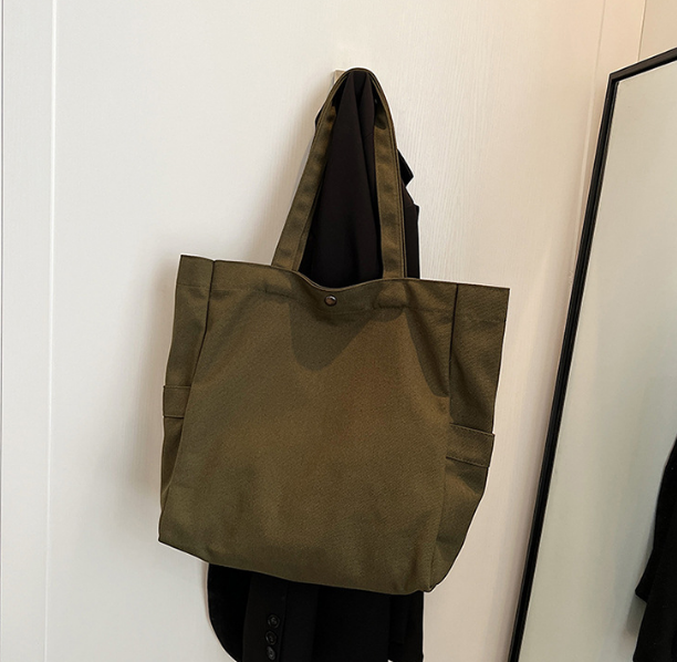 トートバッグ レディース キャンバス 大容量 軽量 帆布 大きめ a4 無地 肩掛け 通勤 通学 マザーズバッグ 旅行 スナップ留め |  | 08