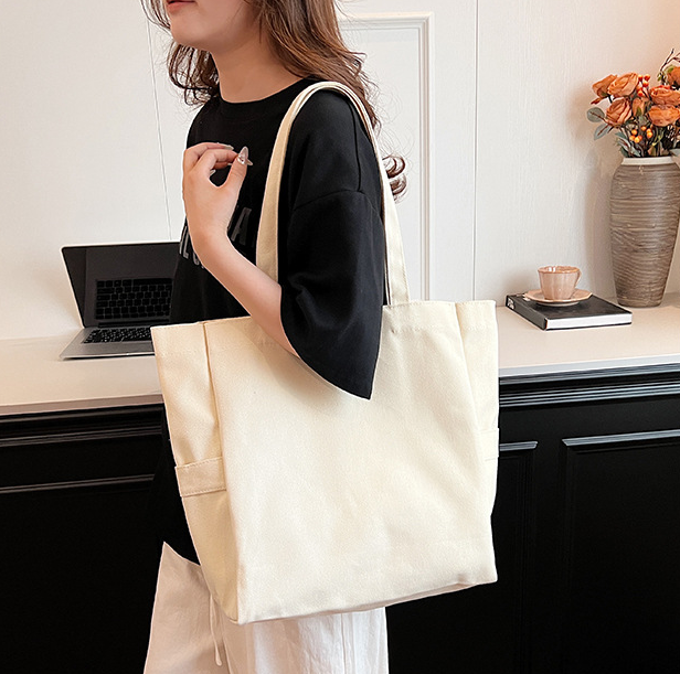 トートバッグ レディース キャンバス 大容量 軽量 帆布 大きめ a4 無地 肩掛け 通勤 通学 マザーズバッグ 旅行 スナップ留め |  | 01