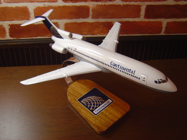1/400 コンチネンタル航空B727-200 InFlight200 727-200 コンチネンタル航空 「Black」 N66733 1